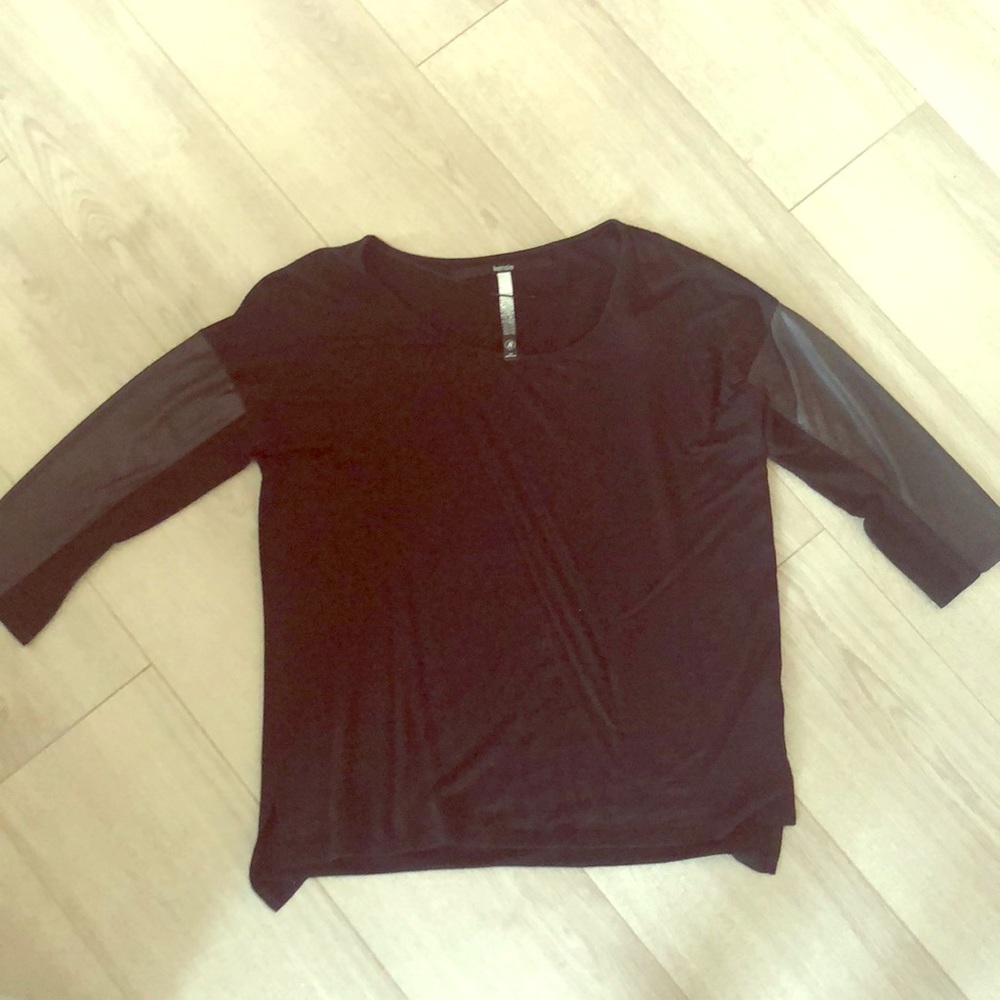 Kensie 3/4 sleeves with leather sleeves